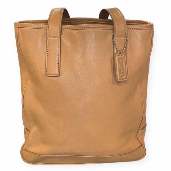 Coach Handbags - Vintage Coach Hampton Lunch Tote 7776 Saddle Leather Shoulder Handbag Tan Brown
